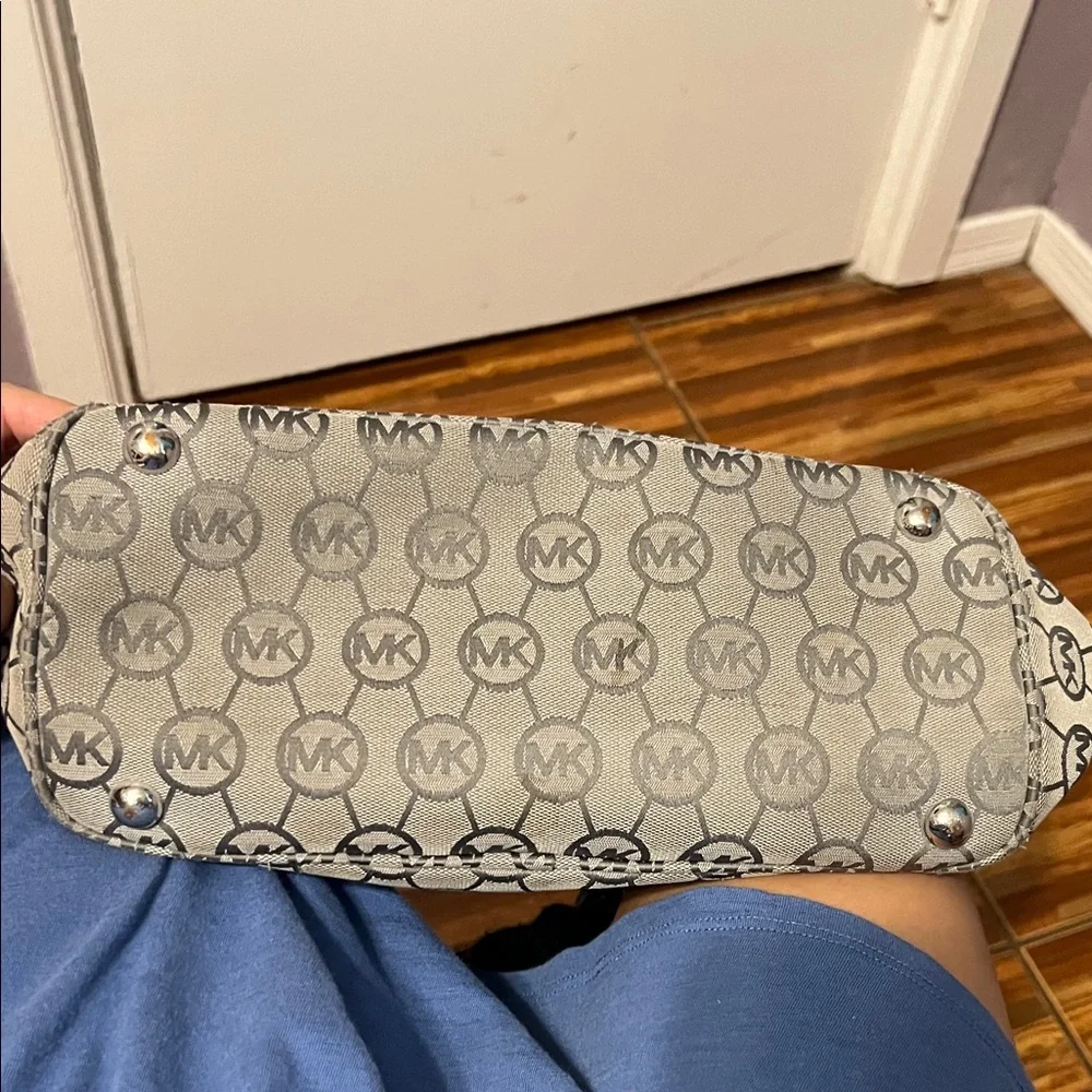Michael Kors Monogram Gray Tote - Picture 4 of 4